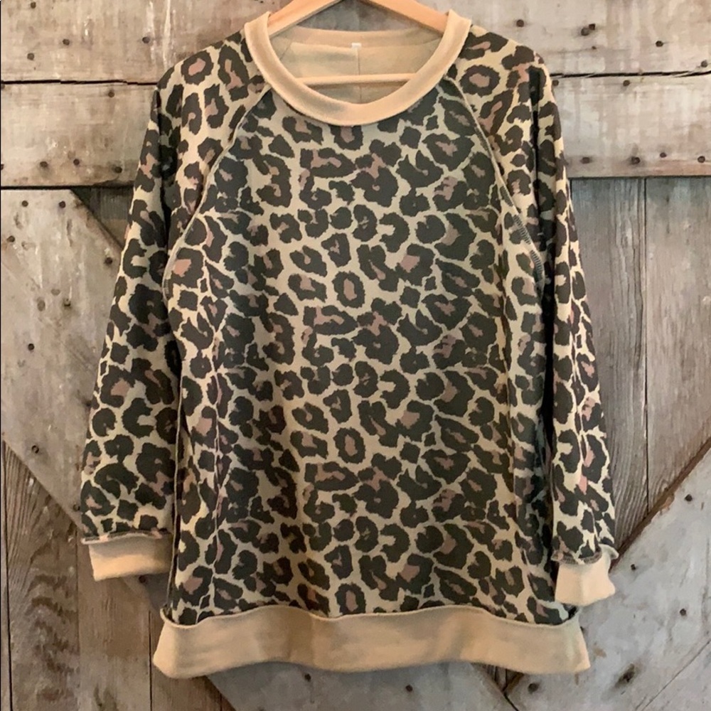 Leopard sweatshirt